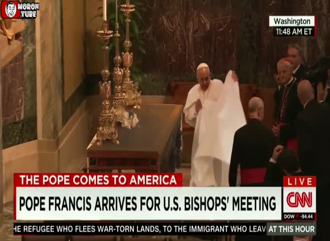 Video :Pope Francis enchants his people with a fantastic trick